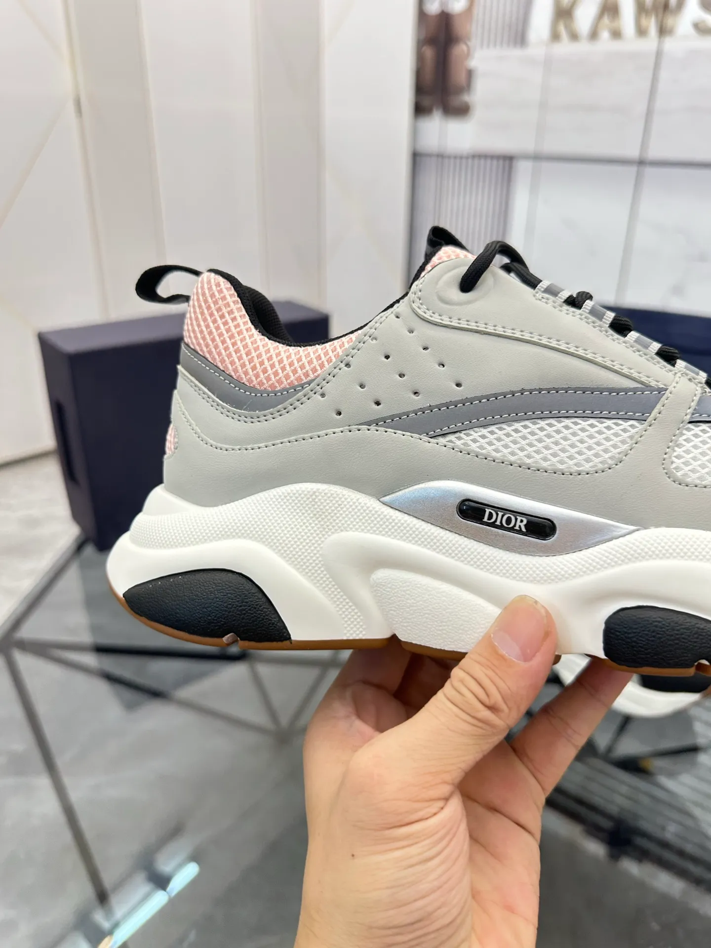 Men's shoes: 💰P460¥ Ready in Guangzhou, fully packaged Product trademark: Dior* "Dior*" low-top casual shoes Regular size: 38-46 (can be customized to 47) B22 Product materials: imported cowhide leather upper spliced ​​with original fabric, breathable lining, original outsole. Number: 920